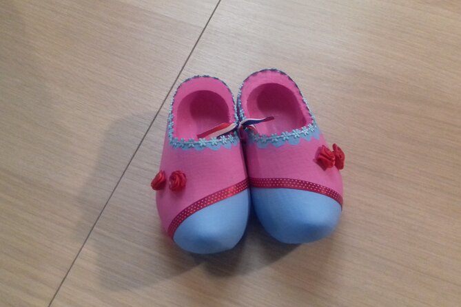 Wooden Shoes Painting Private Workshop in Simonehoeve - Who Should Book This Workshop (and Who Might Skip It)