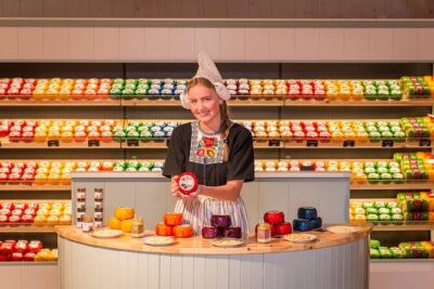 Zaanse Schans and Cheese Tasting Guided Tour from Amsterdam - Meeting at Stationsplein 4: The One Logistics Detail You Must Not Ignore