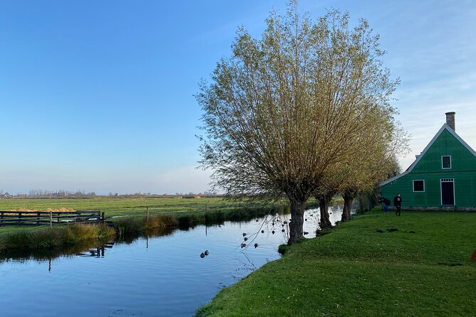 Zaanse Schans and Giethoorn Small-Group Tour with Hotel Pick-Up - Entering the day with hotel pick-up and a tight 10-hour plan