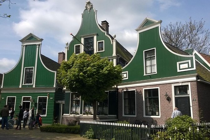 Zaanse Schans and Volendam Private Tour from Amsterdam - Volendam: lunch, dike walks, and harbor atmosphere