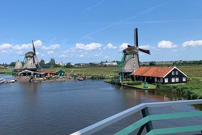 Zaanse Schans Giethoorn Private Tour from Amsterdam Canal Cruise - Giethoorn’s car-free calm: canals, thatched houses, and real-life postcards